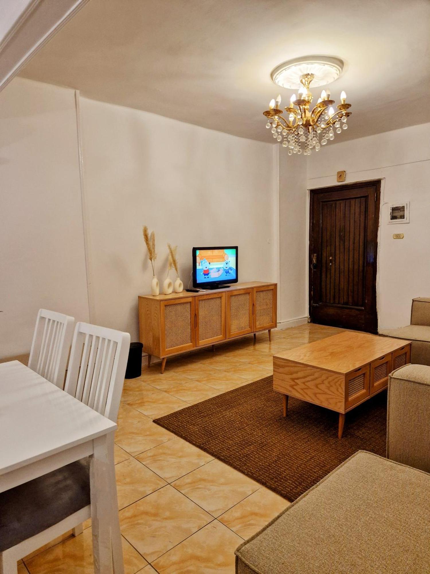 Tranquil In Zamalek Apartment